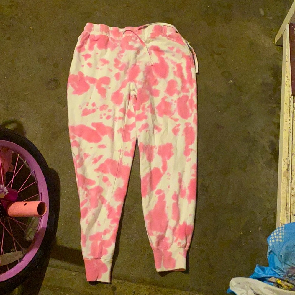 Women’s tye-dye pants